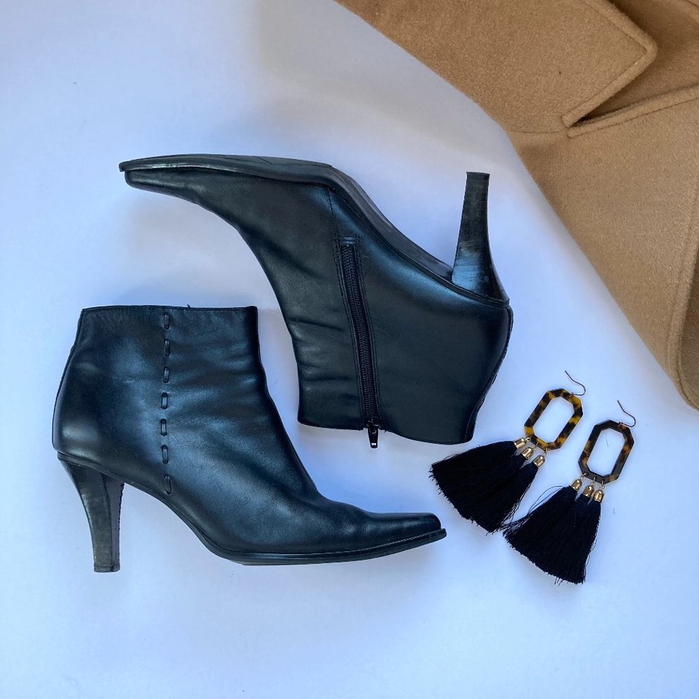 White Mountain Ankle Boots w Leather Lacing Detail